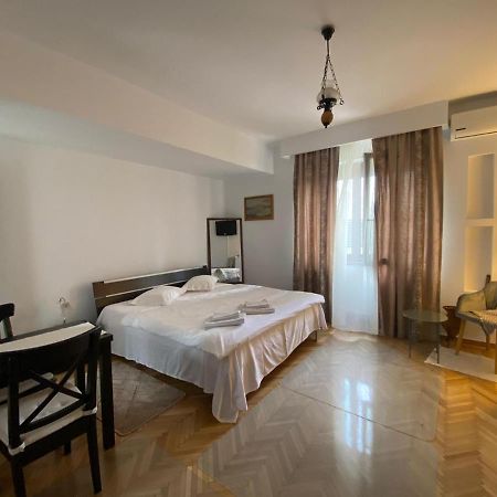 Dinamic Studio Old Town Bukarest Exteriör bild
